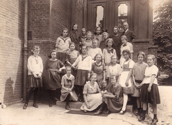 Klassenfoto Hildegard Schröder Jg 08 2